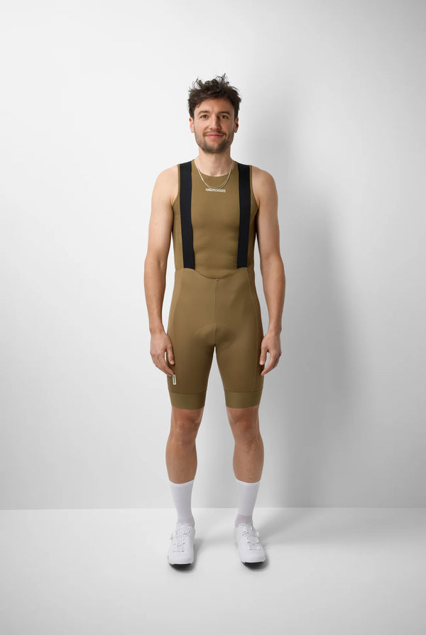 FINGERSCROSSED #ROAD Bib Men Walnut （ライトブラウン）| メンズ