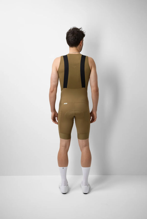 FINGERSCROSSED #ROAD Bib Men Walnut （ライトブラウン）| メンズ