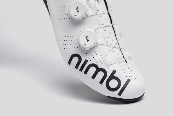 nimbl 通気孔付きカーボンソールシューズ41.5
