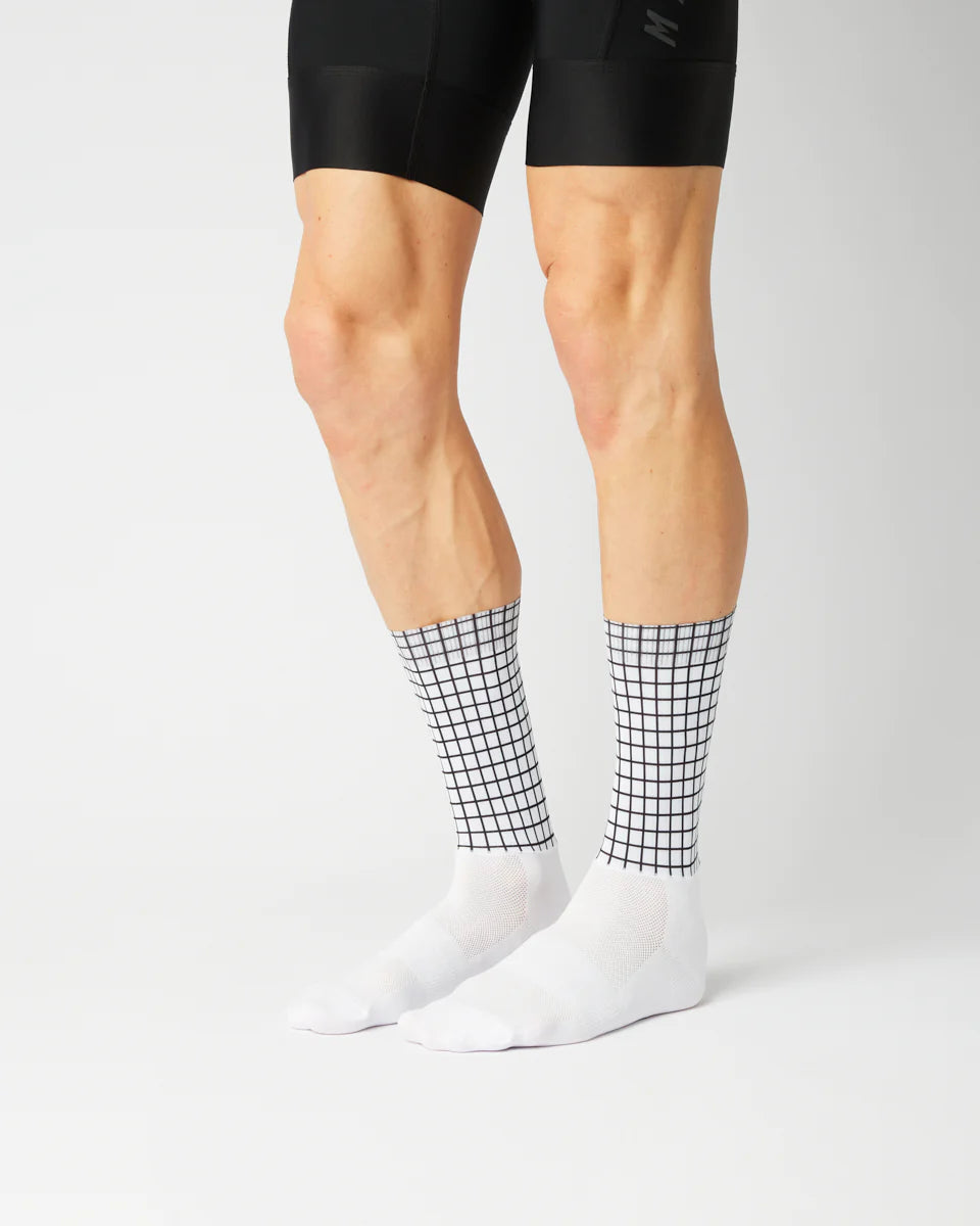 Fingerscrossed サイクルソックス #Aero Movement Grid | CYCLISM