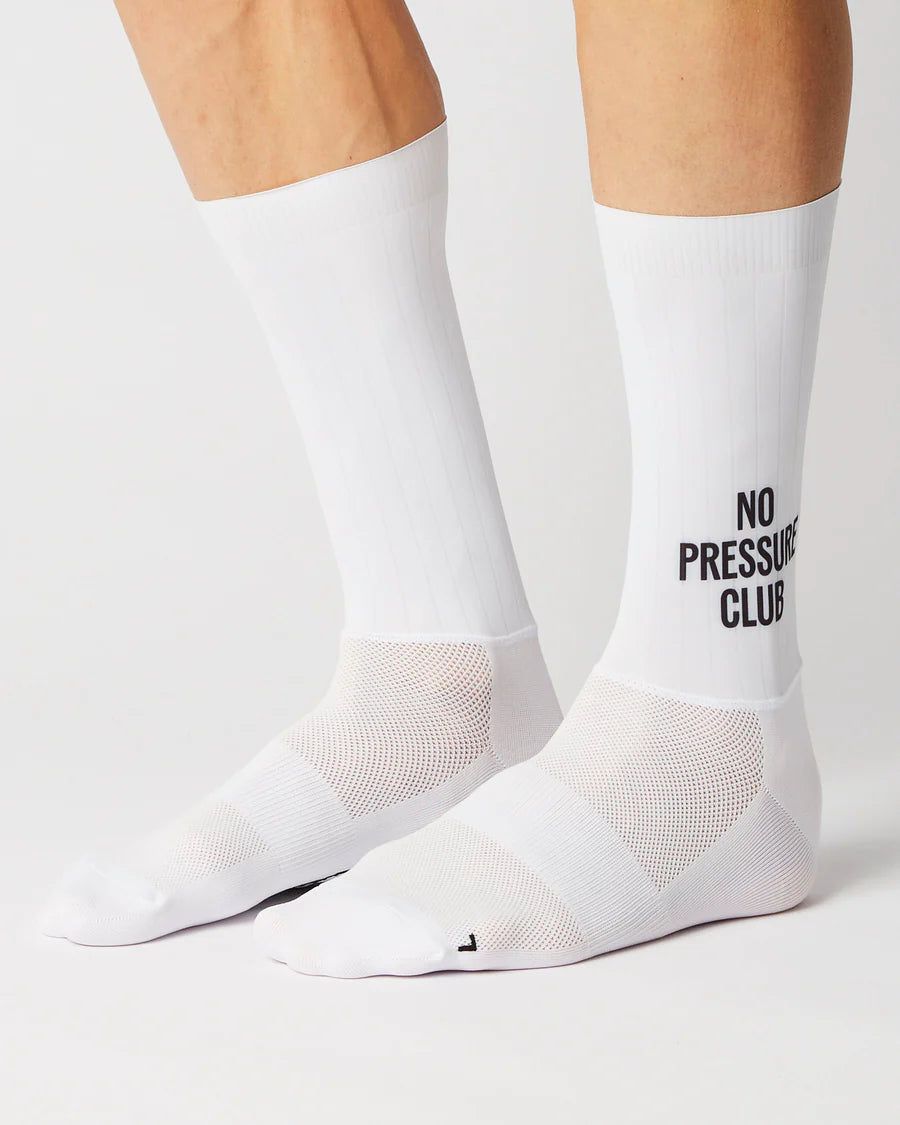 Fingerscrossed エアロ サイクルソックス ホワイト #Aero Iconic NO PRESSURE CLUB | CYCLISM