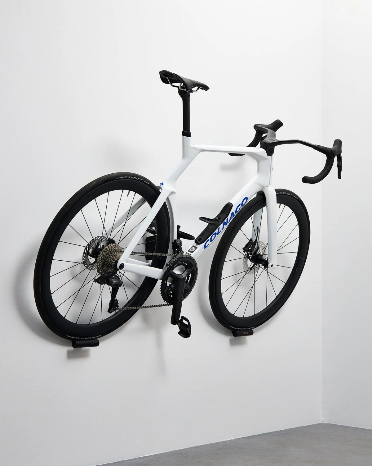 TONS Angled Wall Mount｜ロード・グラベルバイク壁掛けスタンド｜CYCLISM