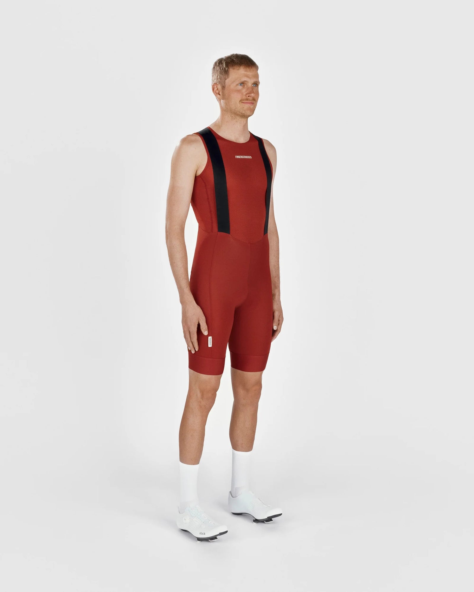 FINGERSCROSSED メンズ ビブショーツ レンガレッド｜4Way ストレッチ｜CYCLISM
