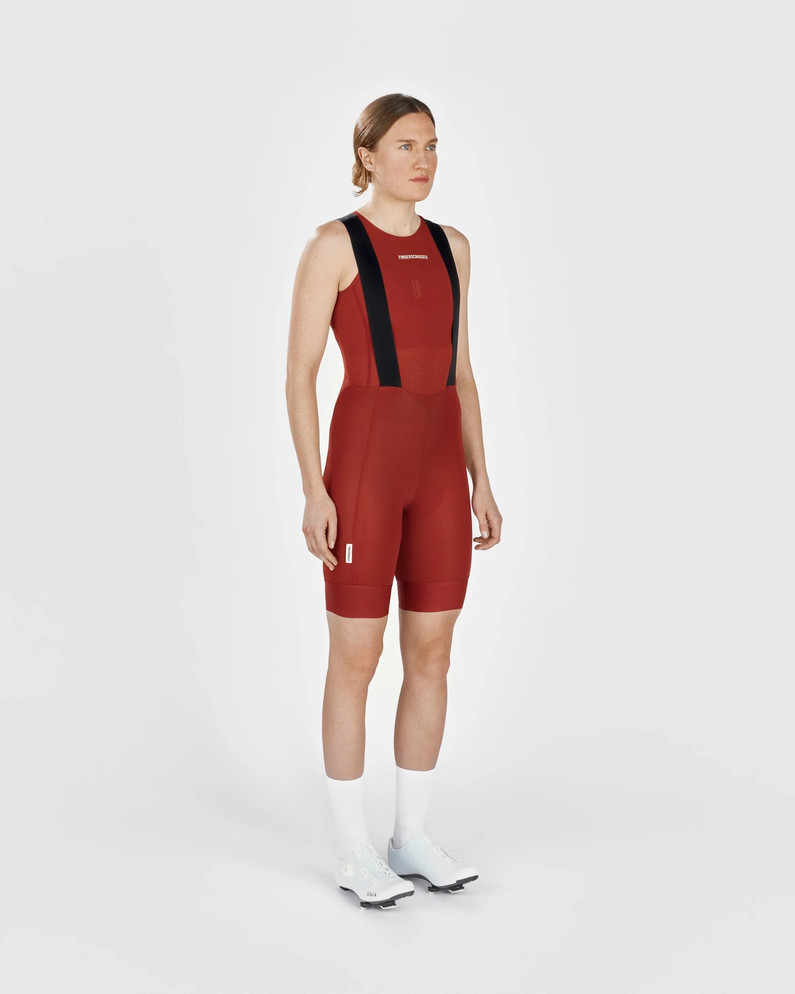FINGERSCROSSED ウィメンズ ビブショーツ レンガレッド｜4Way ストレッチ｜CYCLISM