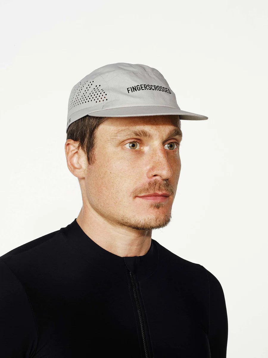 春夏シーズン必見！FINGERSCROSSED 超軽量キャップ Grey | アウトドア活動に最適 | CYCLISM