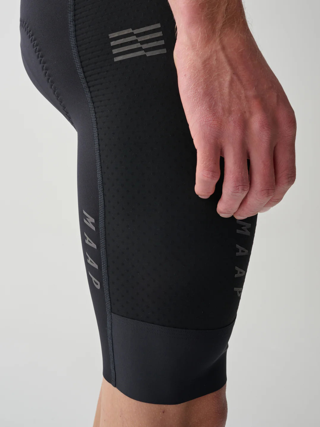 MAAP Pro Bib 2.0 Black サイクルビブショーツ | CYCLISM