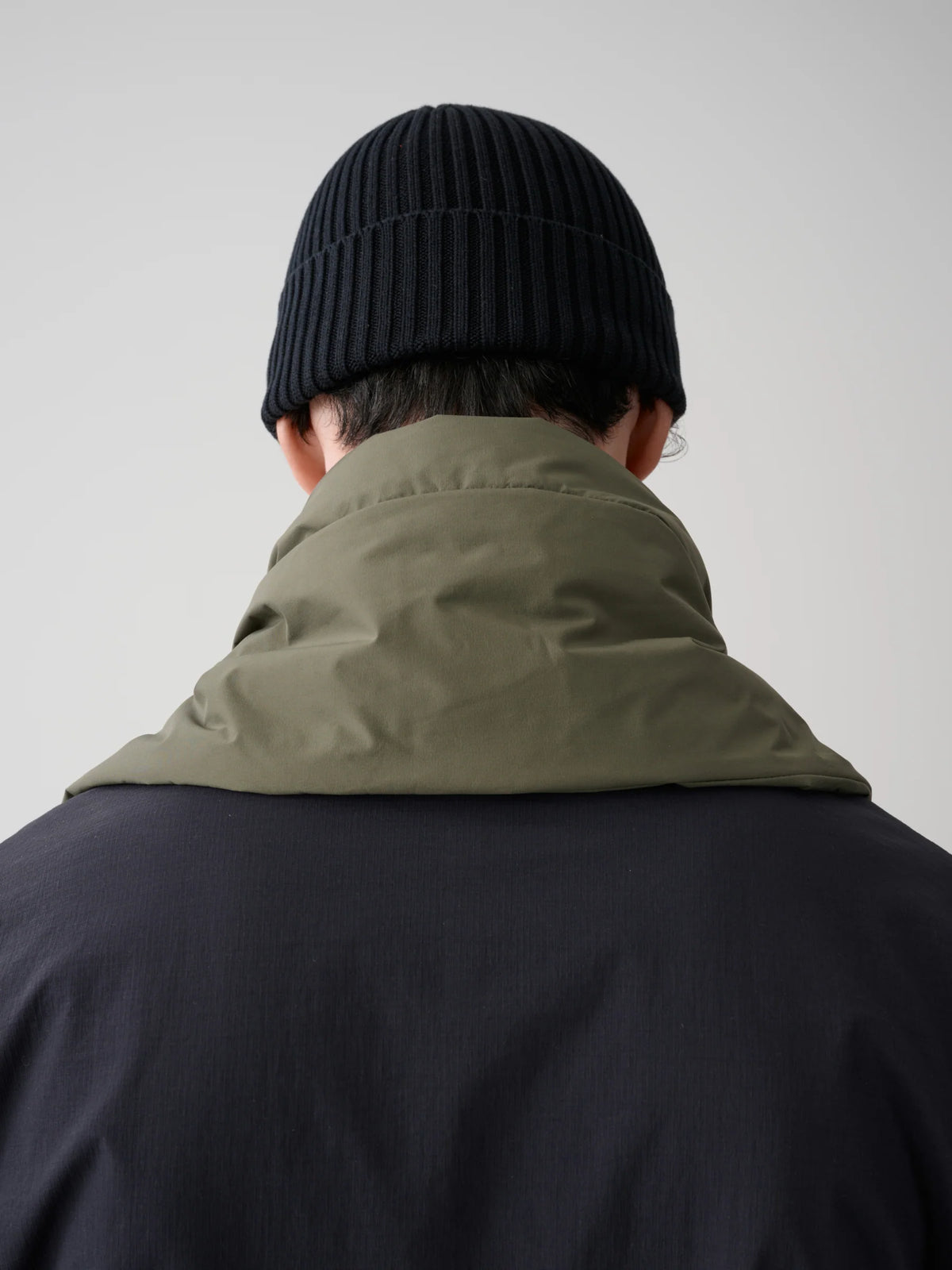 MAAP Puffer スカーフ オリーブ | 軽量・撥水・保温 PrimaLoft® 冬用サイクルスカーフ | CYCLISM