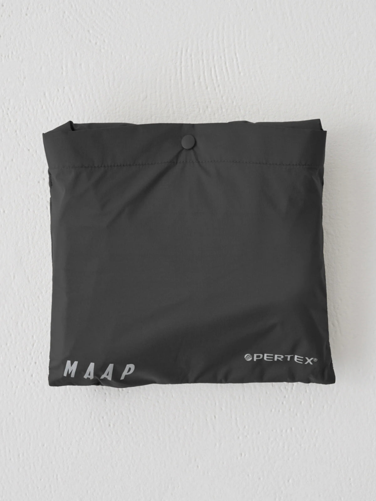 MAAP Puffer スカーフ ブラック | 軽量・撥水・保温 PrimaLoft® 冬用サイクルスカーフ | CYCLISM