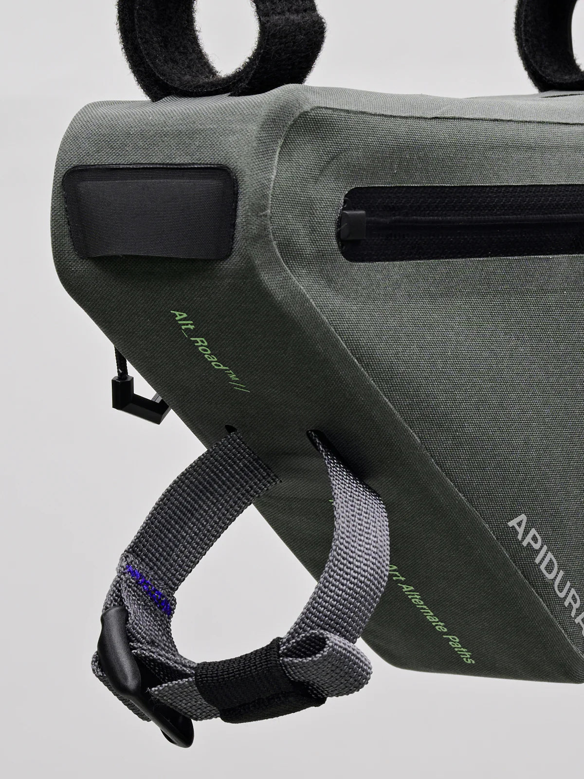 APIDURA アピデュラ マープ バック APIDURA アピデュラ マープ バック MAAP x Apidura Frame Bag