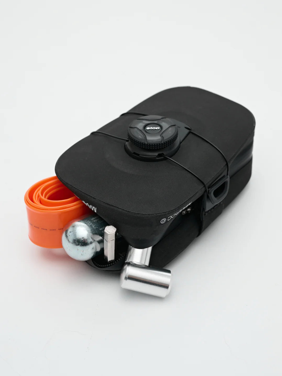 MAAP Shield Saddle Bag Small Black｜防水サドルバッグ・ダイヤル固定・超軽量51g｜CYCLISM
