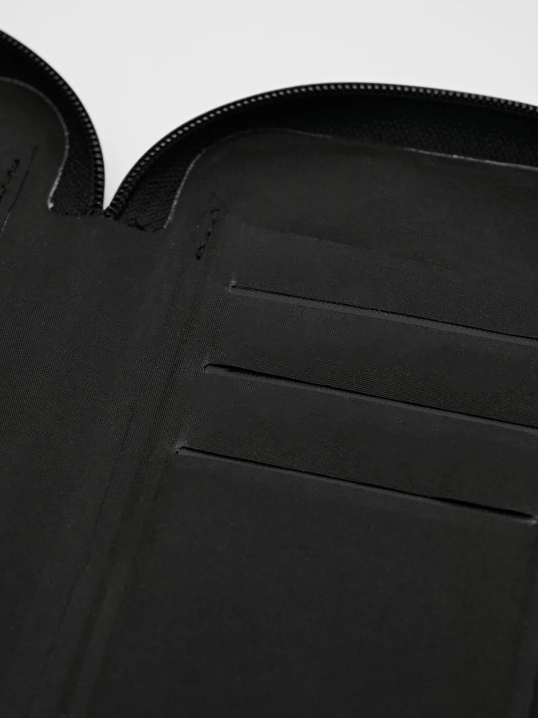 MAAP Shield Waterproof Phone Wallet Large Black｜防水スマホウォレット｜CYCLISM
