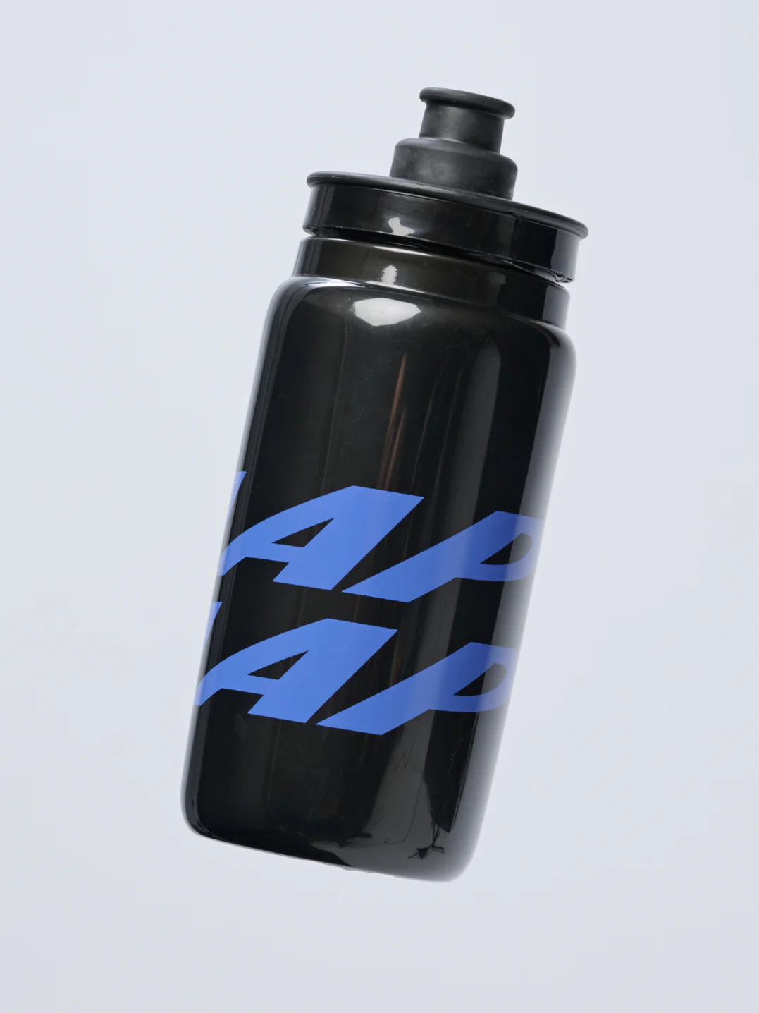 MAAP Emerge Bottle Black Amparo｜軽量 550ml・BPAフリー・防臭 サイクルボトル｜CYCLISM