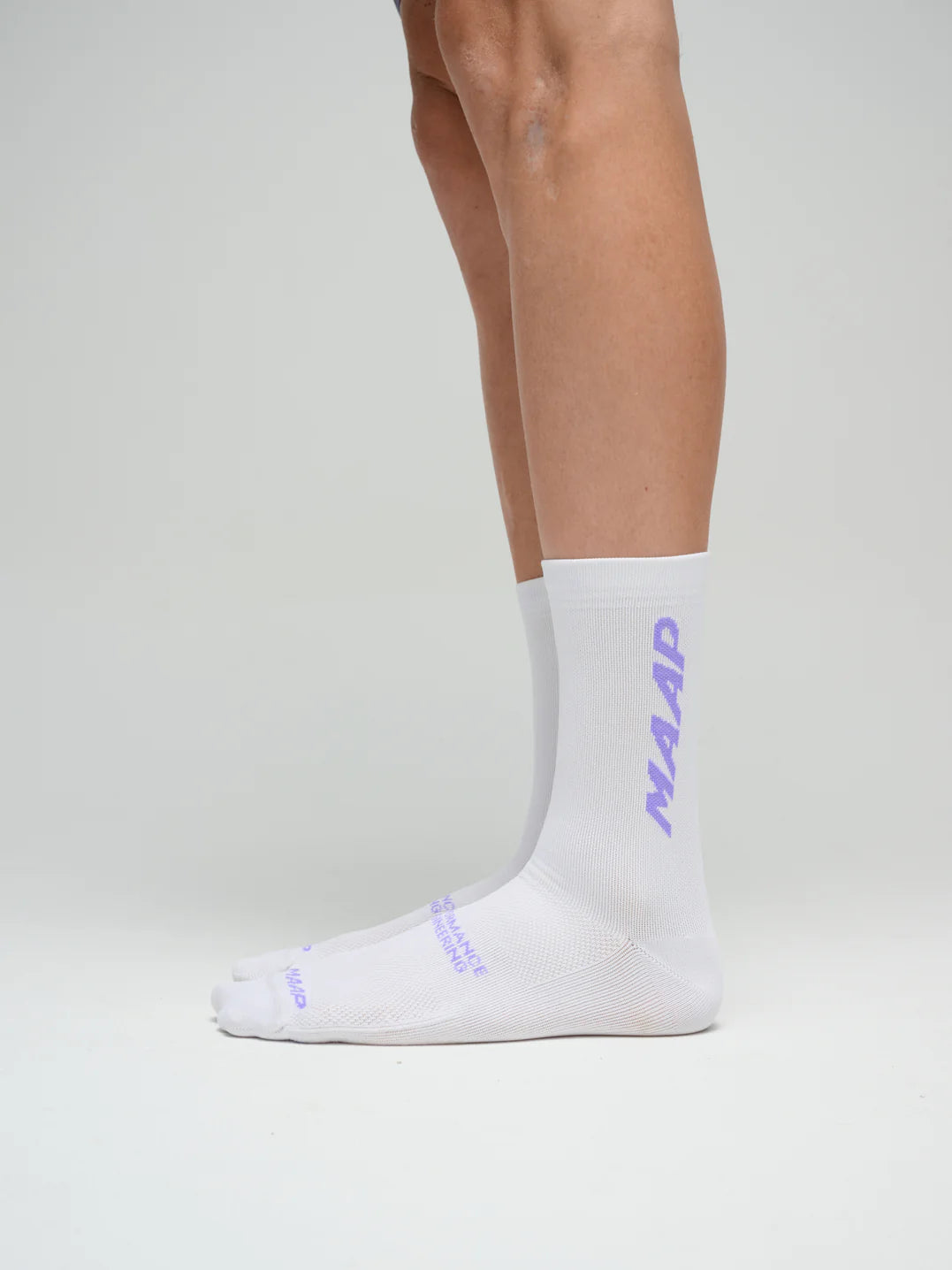 MAAP Emerge Sock White/Purple｜Q-Skin抗菌・通気・速乾 6インチ サイクルソックス｜CYCLISM