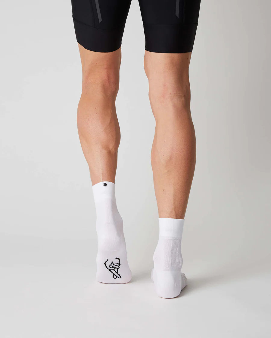 高性能サイクリングソックス | FINGERSCROSSED Mid High White - スポーツ＆カジュアル向け | CYCLISM