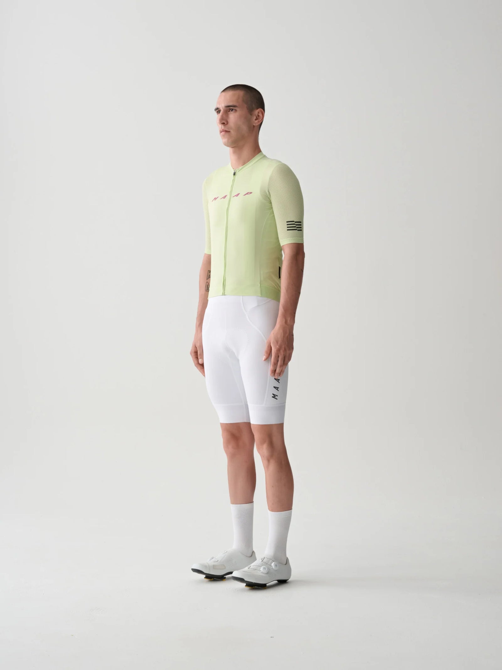 MAAP チームカーゴビブエボ ホワイト | パフォーマンスと機能性 | サイクリングビブショーツ | CYCLISM