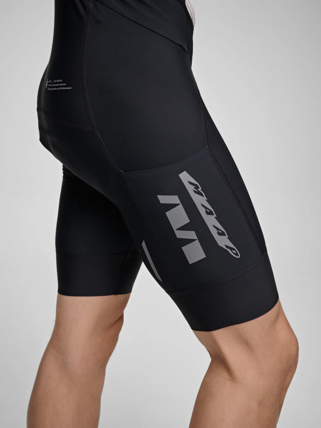 MAAP Drome Team Bib Evo Cargo Black|メンズ カーゴビブショーツ MAAP Drome Team Bib Evo Cargo Black|メンズ カーゴビブショーツ