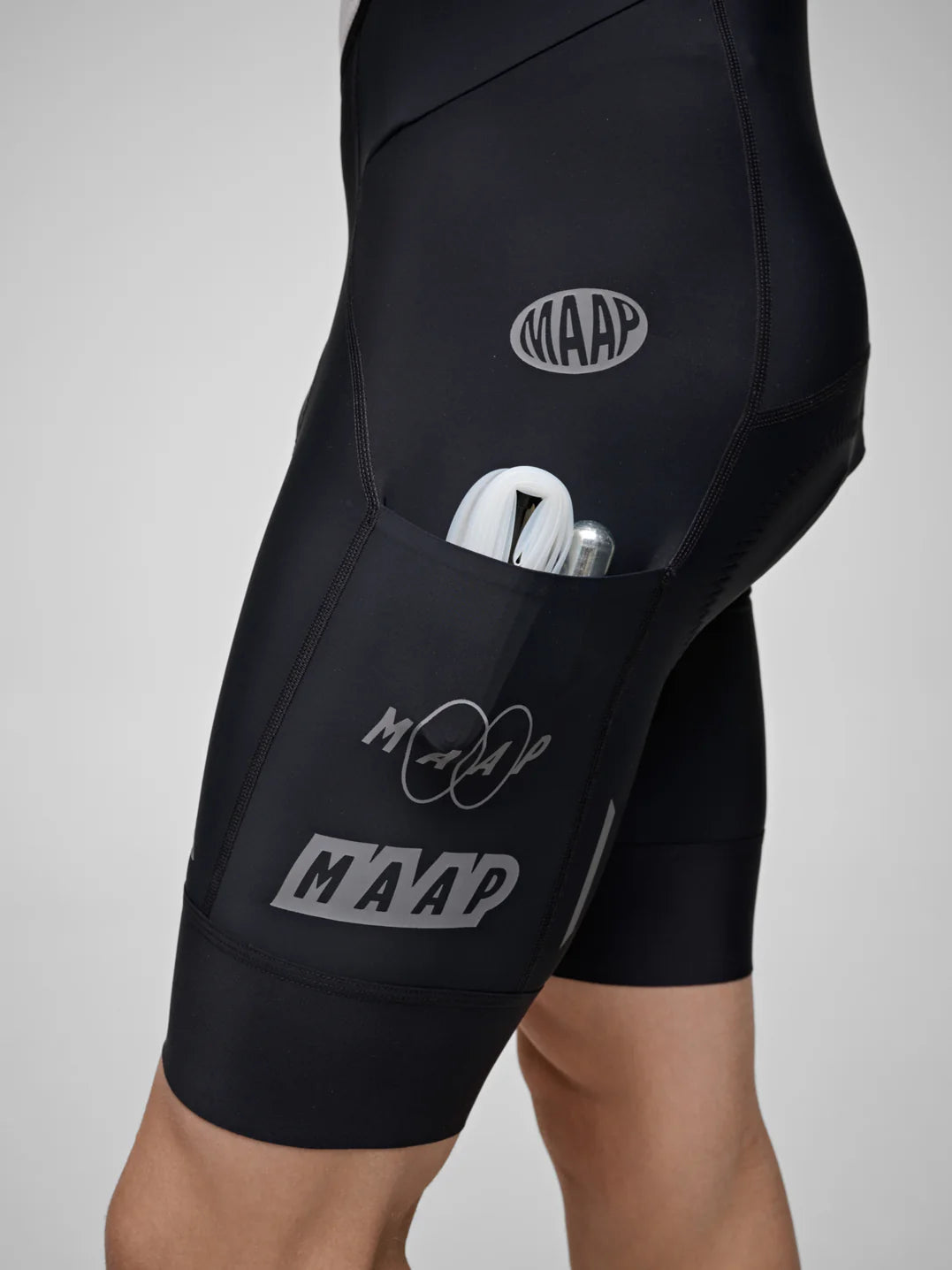MAAP Drome Team Bib Evo Cargo Black｜メンズ カーゴビブショーツ｜CYCLISM