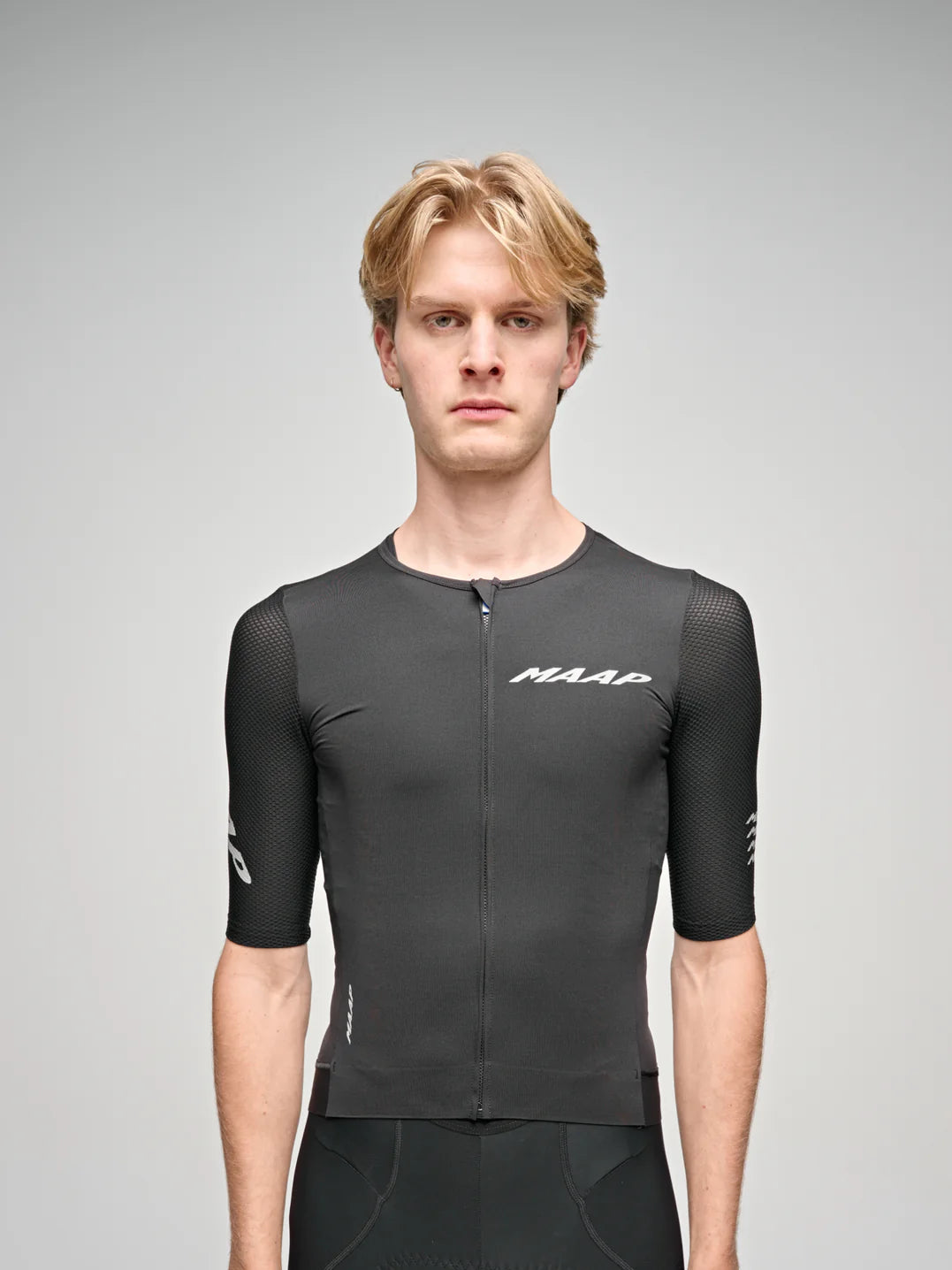 MAAP Emerge Jersey Black｜Evade 後継・高通気レースフィット｜夏用サイクルジャージ｜CYCLISM
