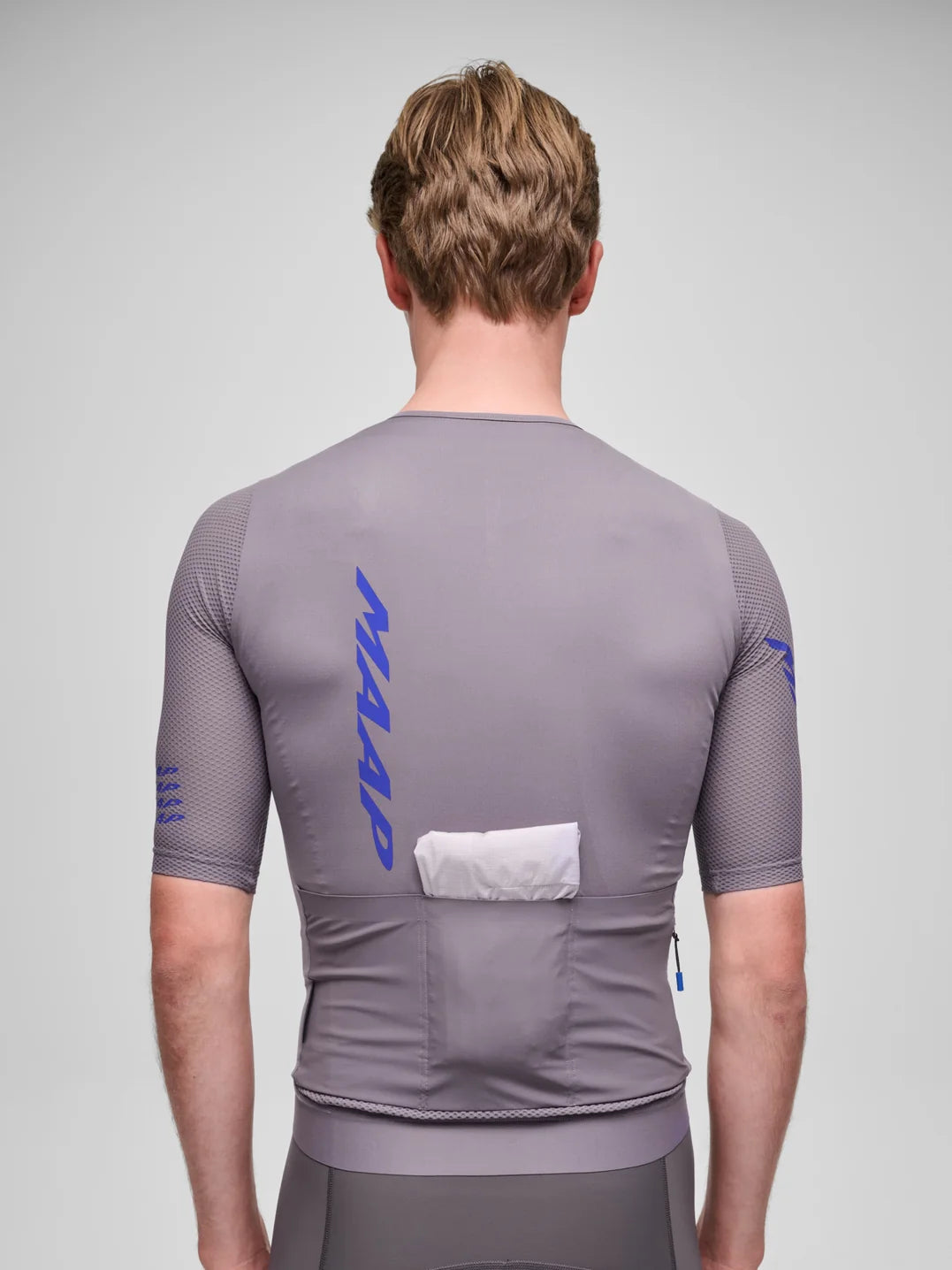 MAAP Pro Emerge Jersey Anthracite 半袖サイクリングジャージ | CYCLISM