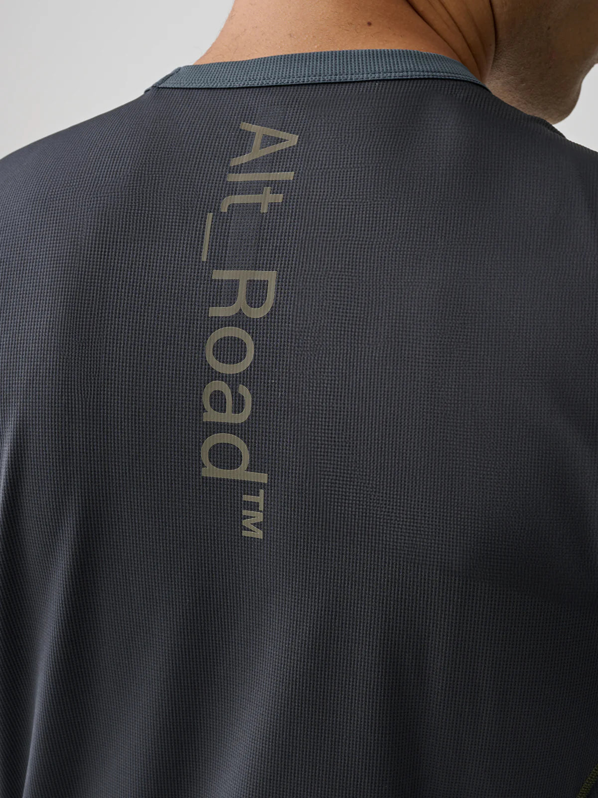 MAAP Alt_Road Tech LS Tee Midnight | 多用途で快適なアドベンチャーウェアサイクルTシャツ | CYCLISM