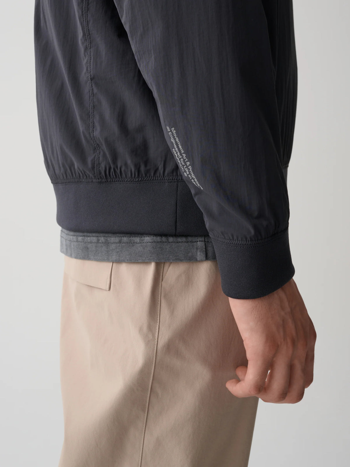 Transit Insulated クルーシャツ ブラック｜防風・軽量中綿クルーシャツ｜通勤＆ライド対応 | CYCLISM