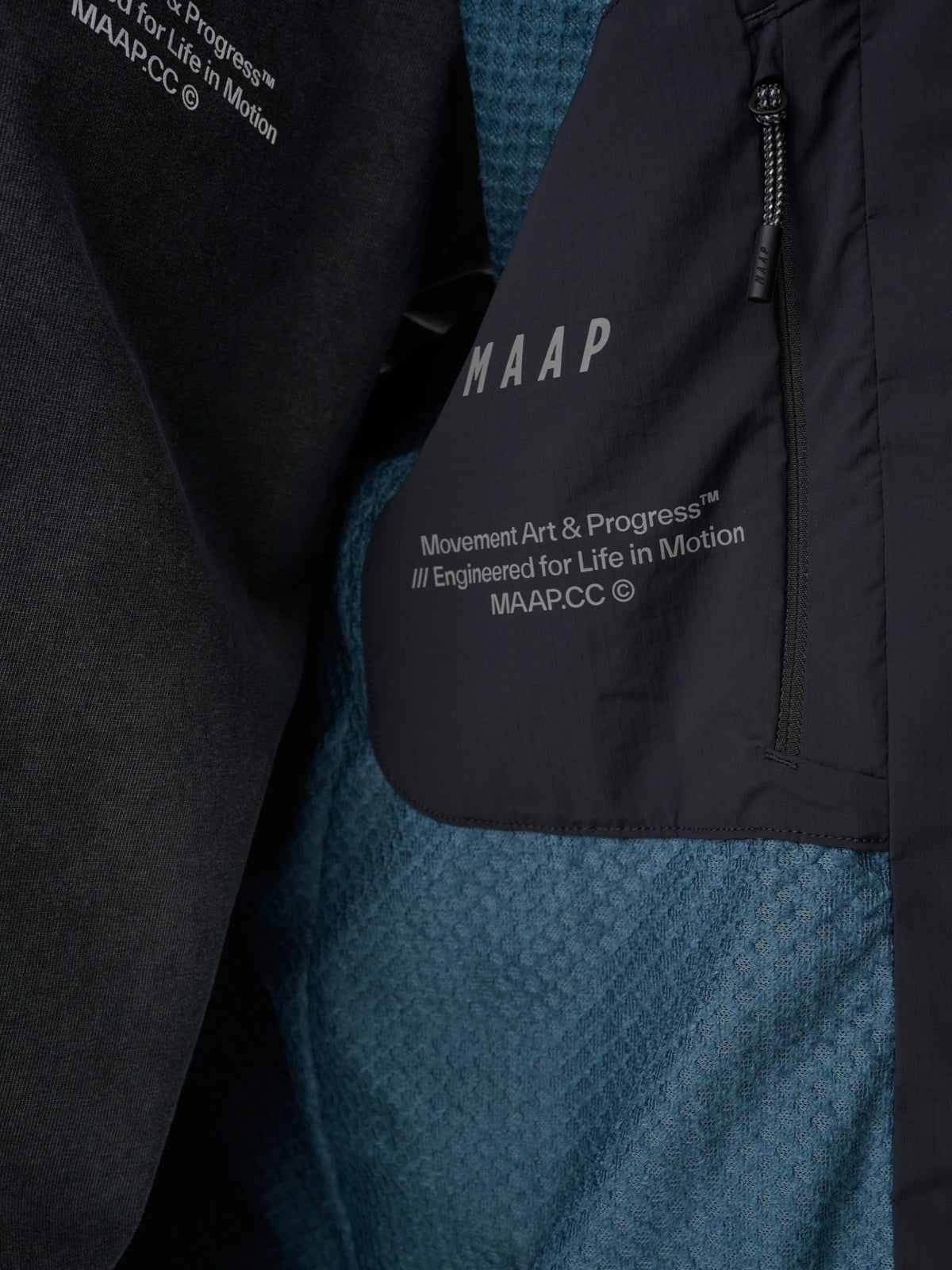 MAAP Transit インサレーションベスト ブラック｜通勤・サイクリングに最適な軽量防風ウェア | CYCLISM