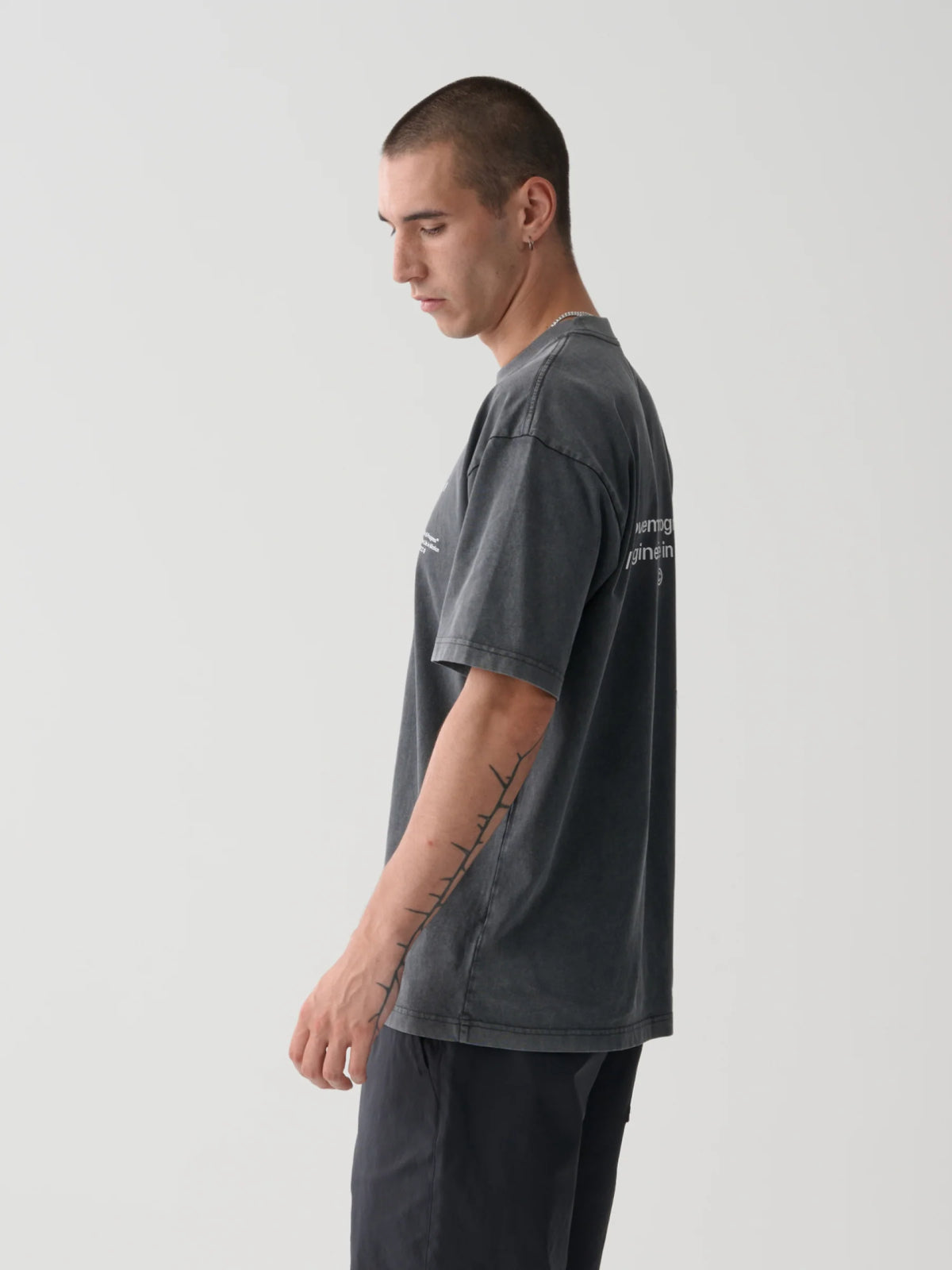 MAAP Essentials Print Tシャツ ブラック｜メンズ オーガニックコットンTシャツ 自転車ライフにも | CYCLISM