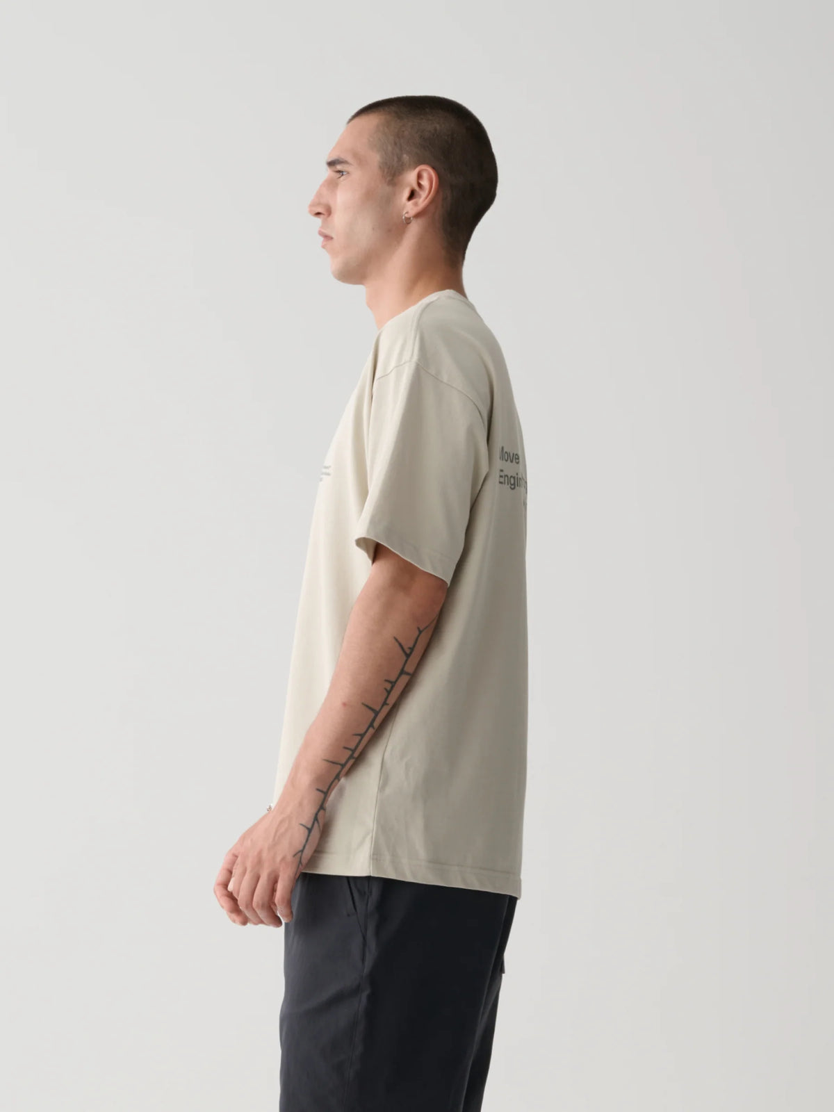 MAAP Essentials Print Tシャツ フォグ｜メンズ オーガニックコットンTシャツ 自転車ライフにも | CYCLISM