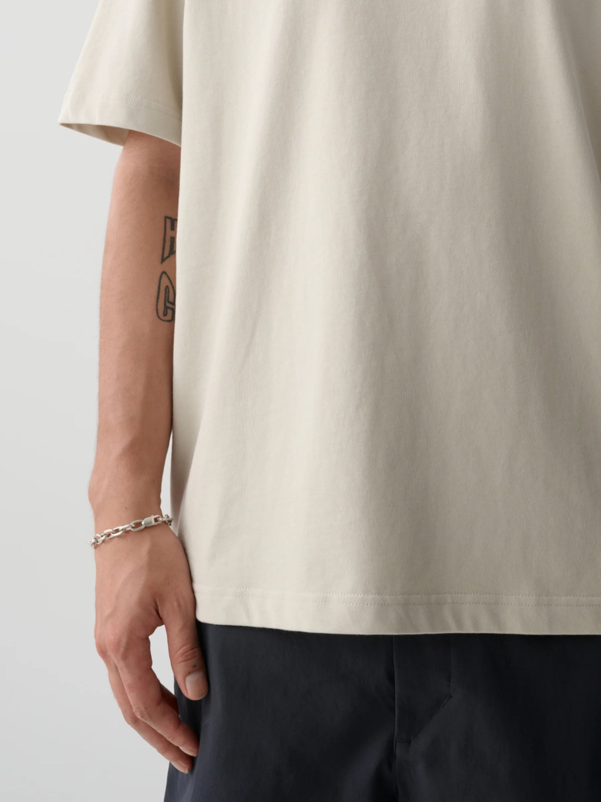 MAAP Essentials Print Tシャツ フォグ｜メンズ オーガニックコットンTシャツ 自転車ライフにも | CYCLISM