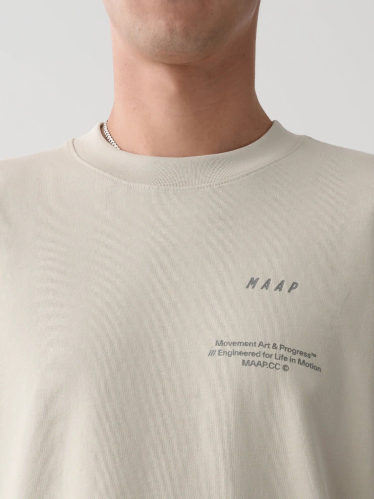 MAAP Essentials Print Tシャツ フォグ｜メンズ オーガニックコットンTシャツ 自転車ライフにも | CYCLISM