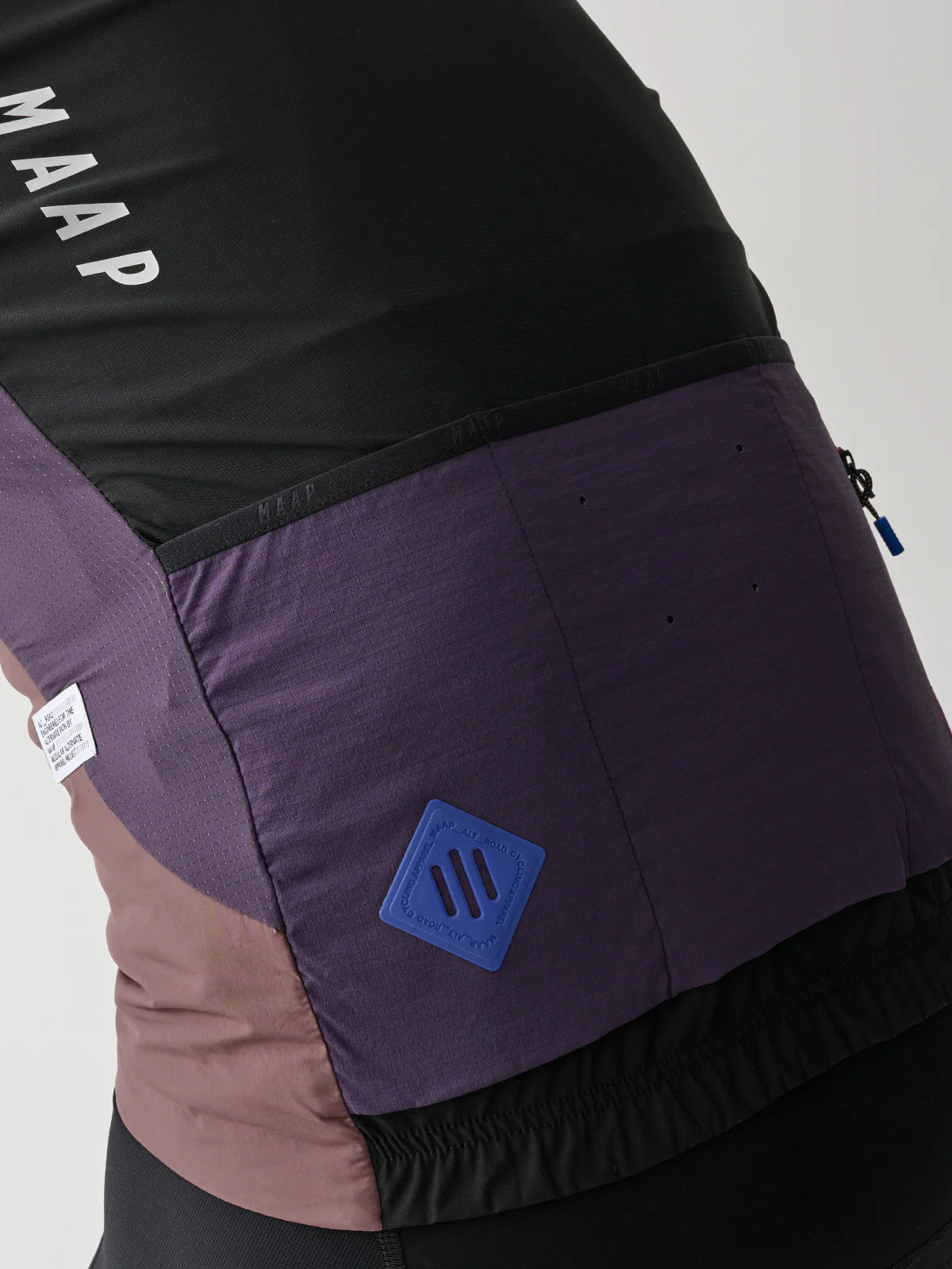 MAAP Alt_Road サーマルサイクリングベスト ダーククレイ | 軽量・防風 MAAP Alt_Road サーマルサイクリングベスト ダーククレイ | 軽量・防風