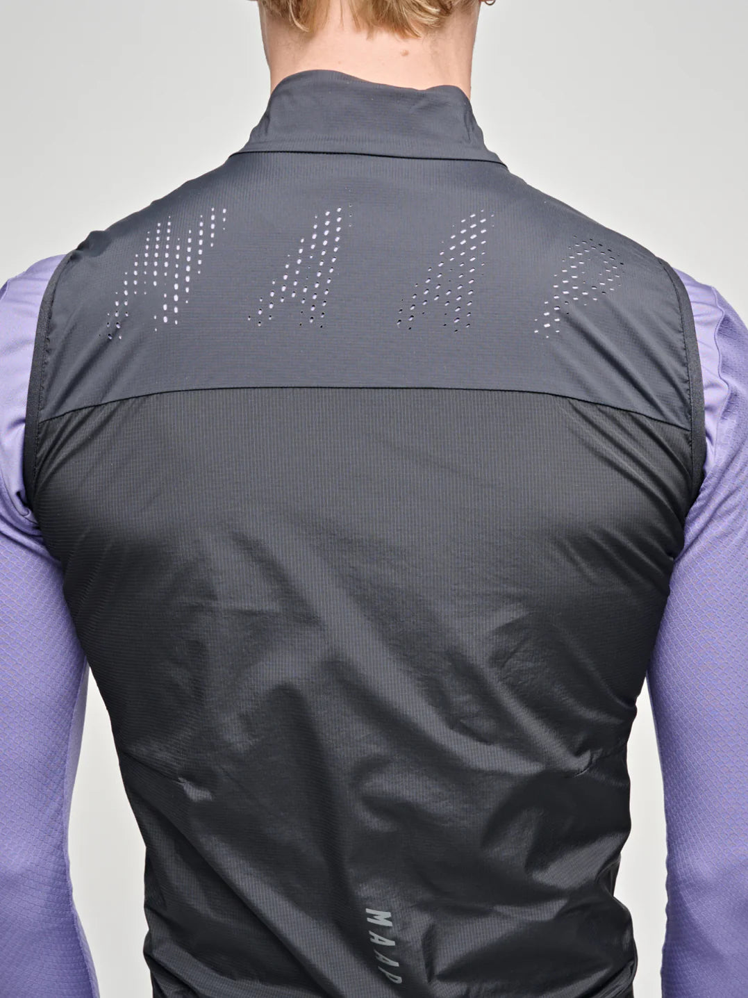 MAAP Flow Vest Jet Black｜超軽量ウィンドベスト・パッカブル｜CYCLISM
