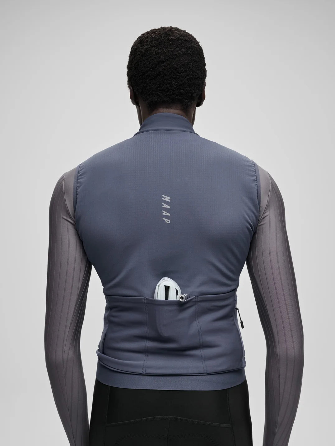MAAP Team Thermal Vest Carbon Blue 防寒サイクリングベスト｜CYCLISM