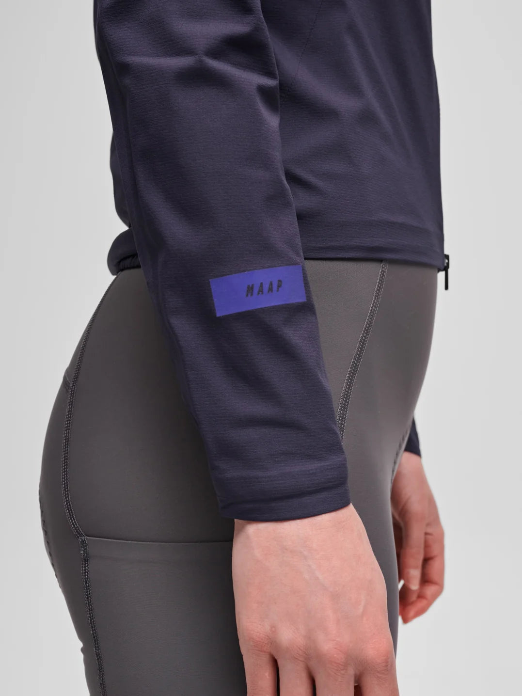 MAAP Pro Atmos Jacket Deep Navy レディース 防風防水サイクリングジャケット｜CYCLISM