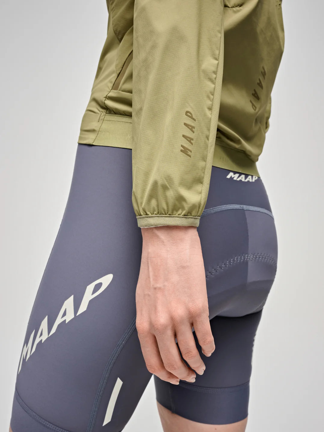 MAAP Women’s Flow Jacket Dark Ore｜レディース防風サイクルジャケット｜CYCLISM