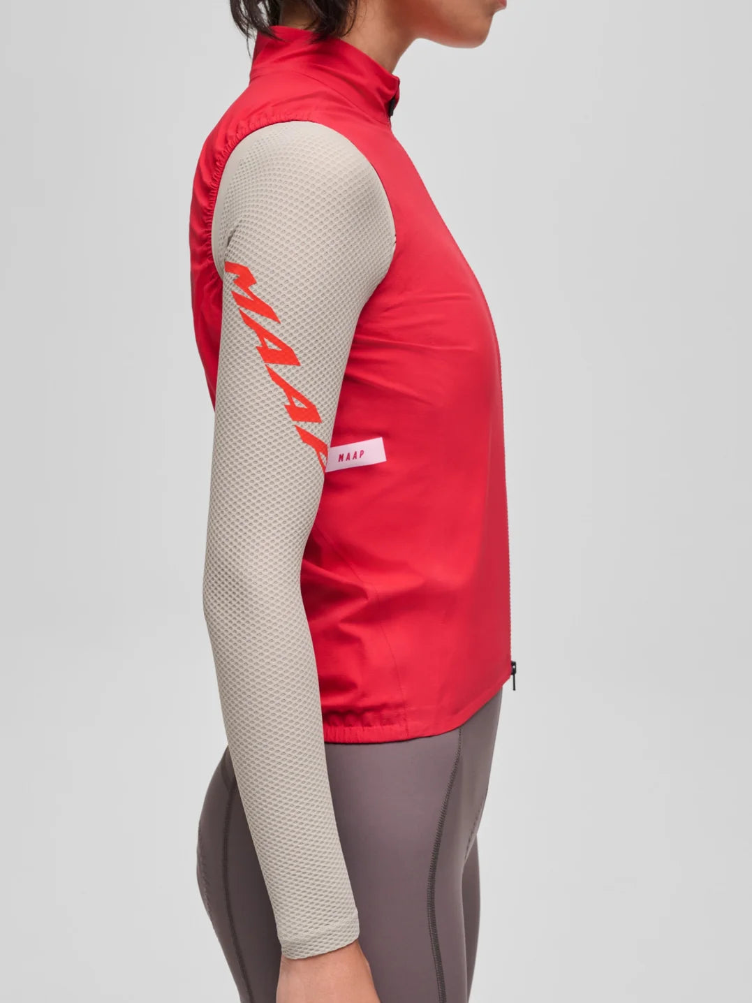 MAAP Pro Atmos Vest Carmine レディース 防風防水サイクリングベスト｜CYCLISM