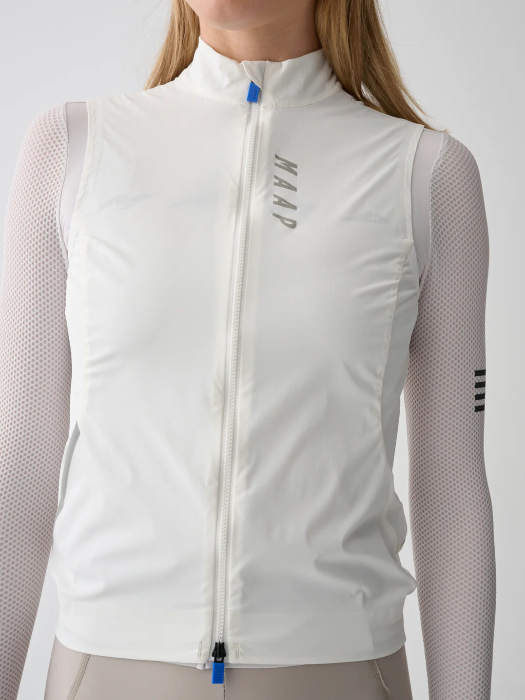 MAAP Women’s Flow Vest Optic White | 軽量・保温・レディースサイクルベスト| CYCLISM