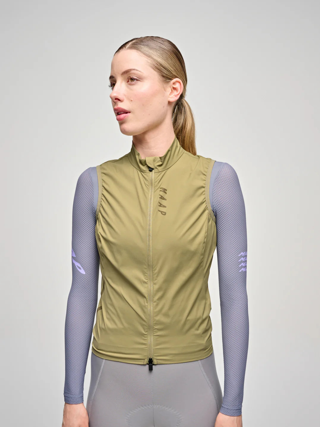 MAAP Women’s Flow Vest Dark Ore | 軽量・保温・レディースサイクルベスト| CYCLISM