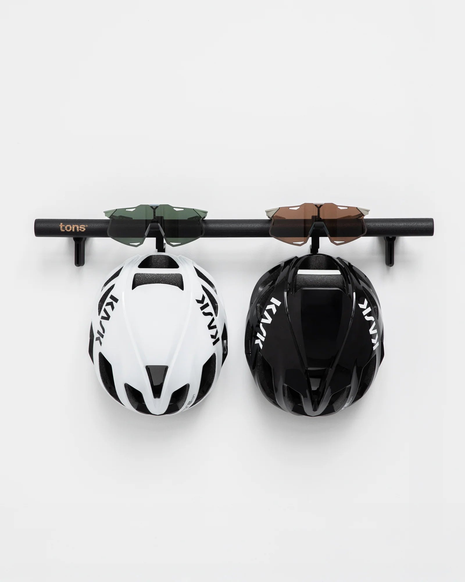 TONS Bar B｜自転車ヘルメット2個＆サングラス2本収納に最適な壁掛けラック｜トライアスリート＆ロードバイク乗りに最適 | CYCLISM