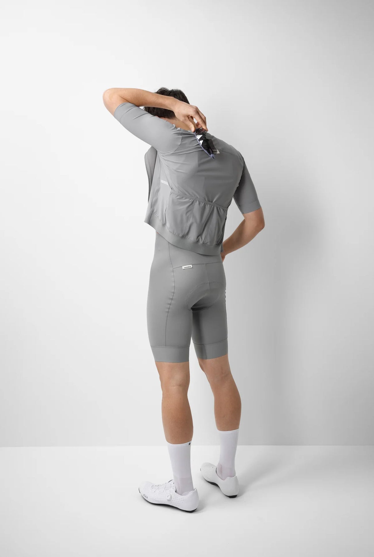 FINGERSCROSSED #ROAD Jersey Men Morning Fog（グレー）| メンズ 半袖ロードジャージ 