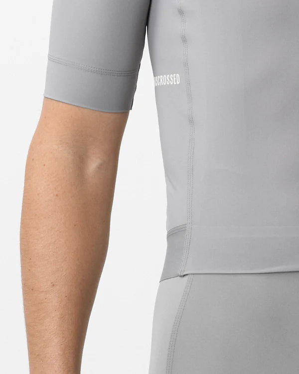 FINGERSCROSSED #ROAD Jersey Men Morning Fog（グレー）| メンズ 半袖ロードジャージ 