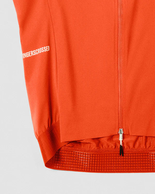 FINGERSCROSSED #ROAD Wind Vest Men Poppy Red（レッド）|  メンズ サイクル ウィンドベスト