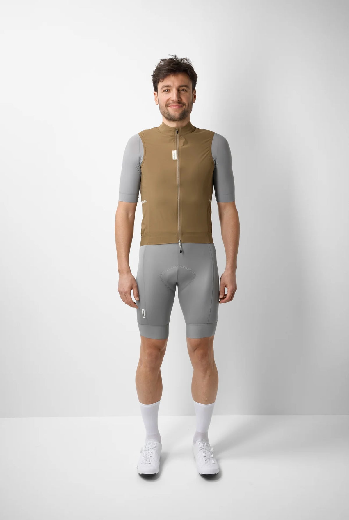 FINGERSCROSSED #ROAD Wind Vest Men Walnut（ライトブラウン）|  メンズ サイクル ウィンドベスト