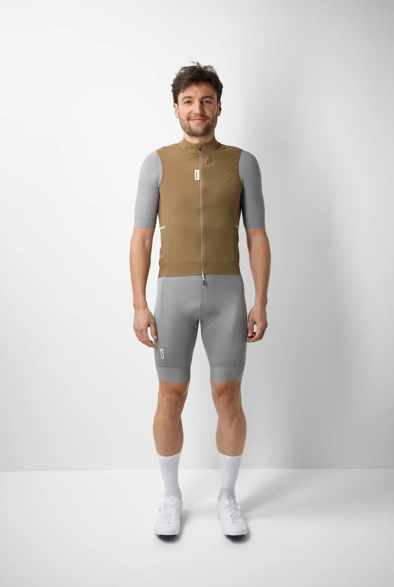 FINGERSCROSSED #ROAD Wind Vest Men Walnut（ライトブラウン）| メンズ サイクル ウィンドベスト