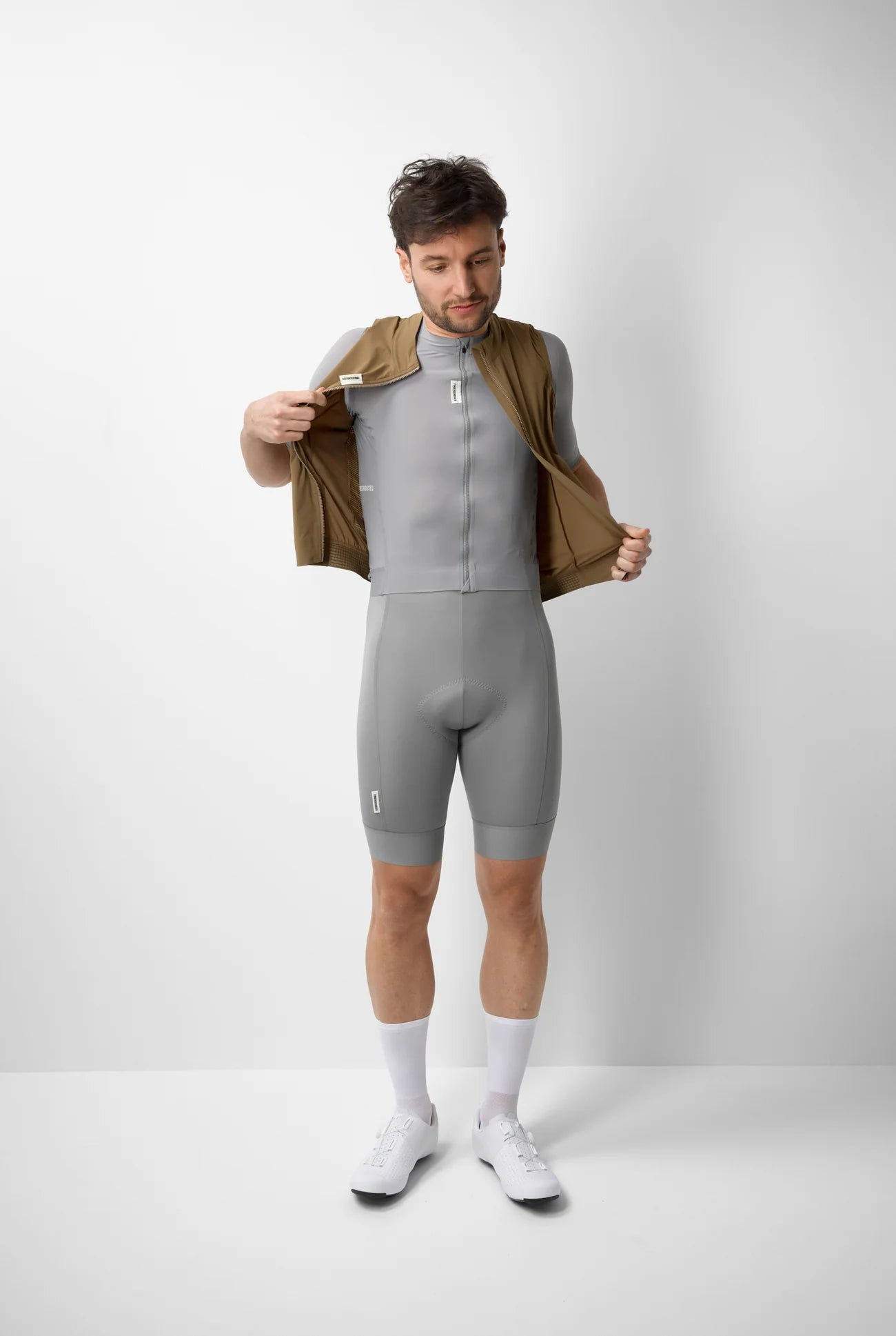 FINGERSCROSSED #ROAD Wind Vest Men Walnut(ライトブラウン FINGERSCROSSED #ROAD Wind Vest Men Walnut(ライトブラウン