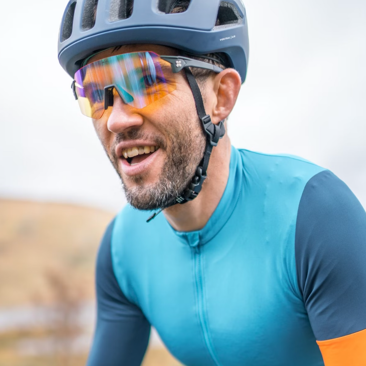 SunGod Airas™ Matte Black with Iris™ HV Blue サングラス | CYCLISM