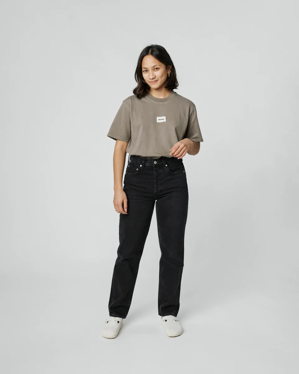 Fingercrossed #Tee Movement オリブ | プレミアムズ Tシャツ | 倫理的なラグジュアリーと快適さ