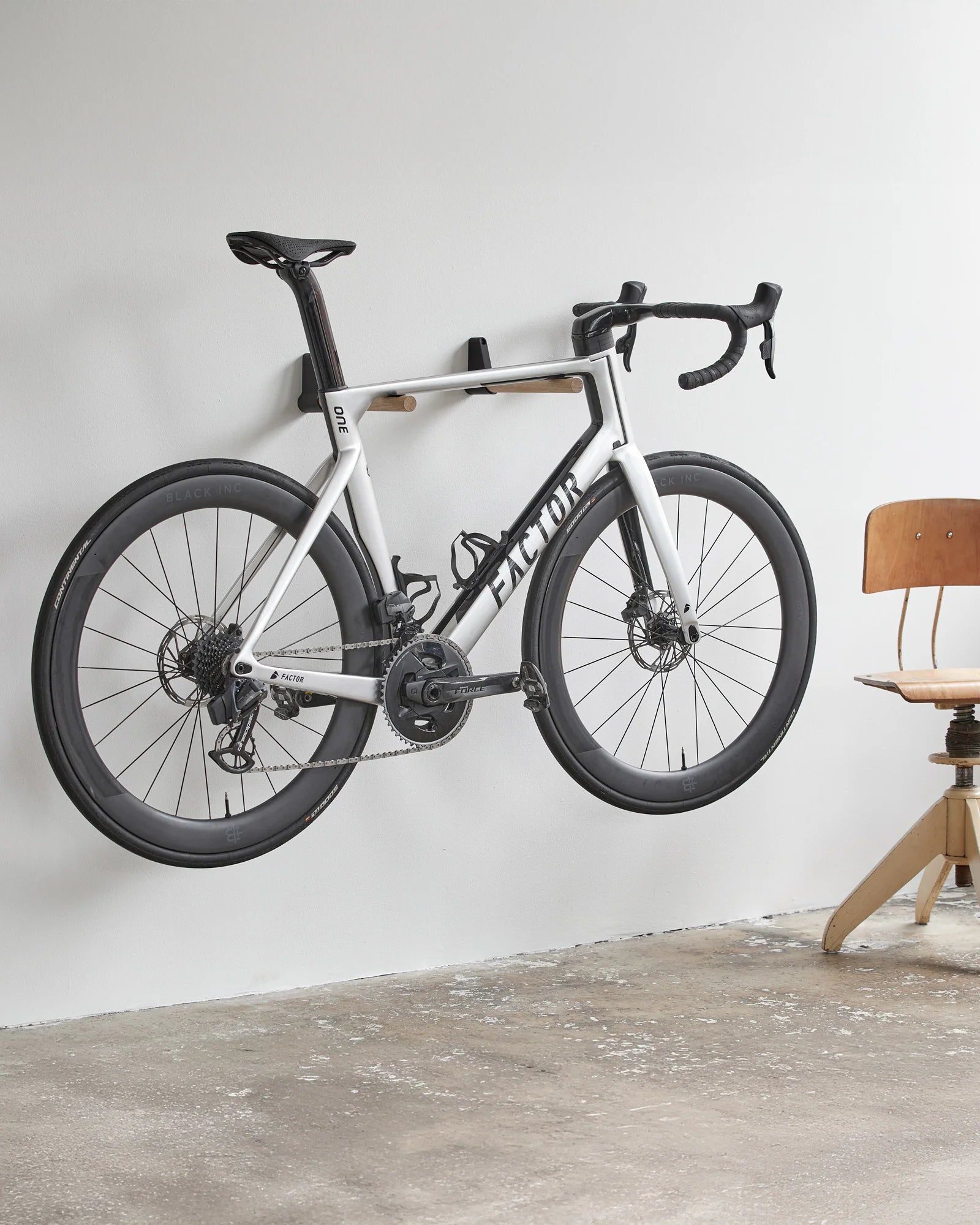 TONS 自転車 スタンド｜バイクラック｜北欧デザイン＆木製ロードバイク収納 | CYCLISM