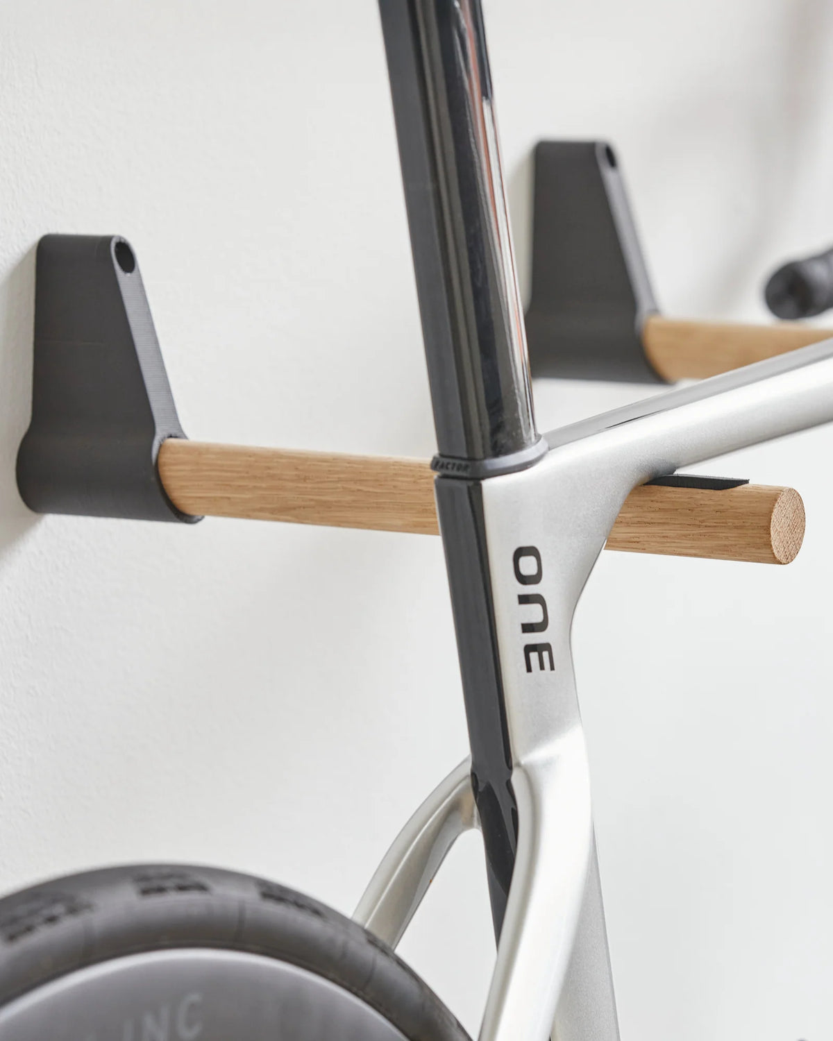 TONS 自転車 スタンド｜バイクラック｜北欧デザイン＆木製ロードバイク収納 | CYCLISM