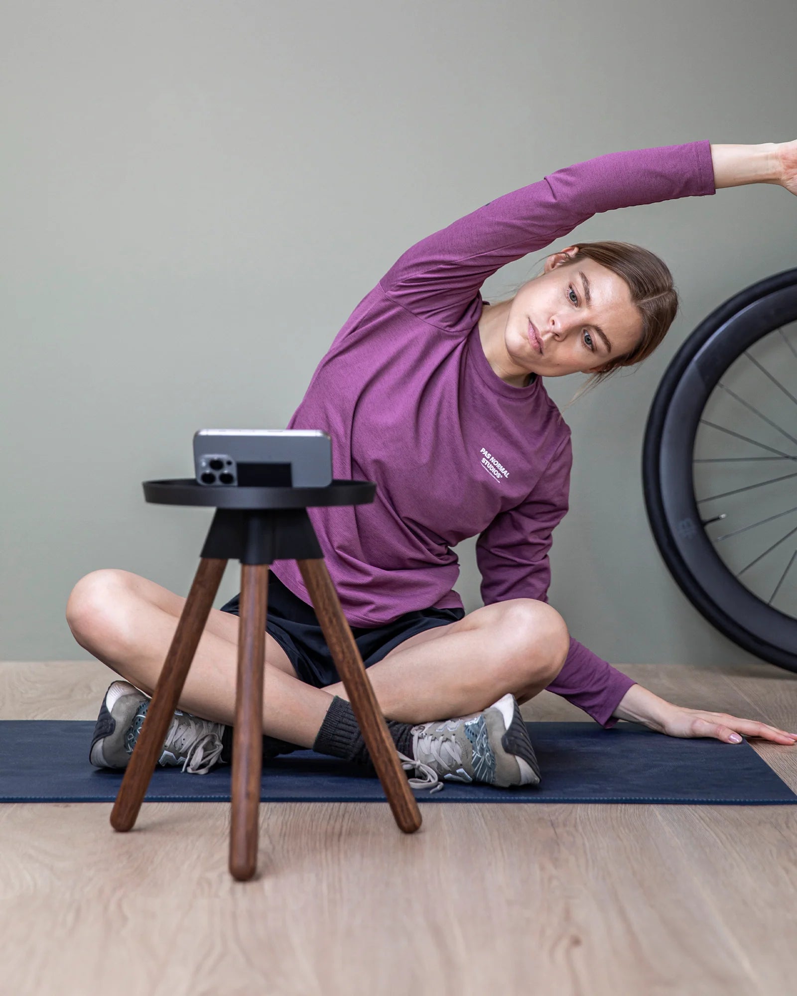 TONS Core テーブル | フィットネス・ヨガ・ピラティスに最適な北欧デザイン | CYCLISM